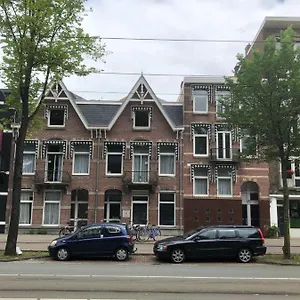 https://frankendael-apartments.amsterdamhotelsnl.com