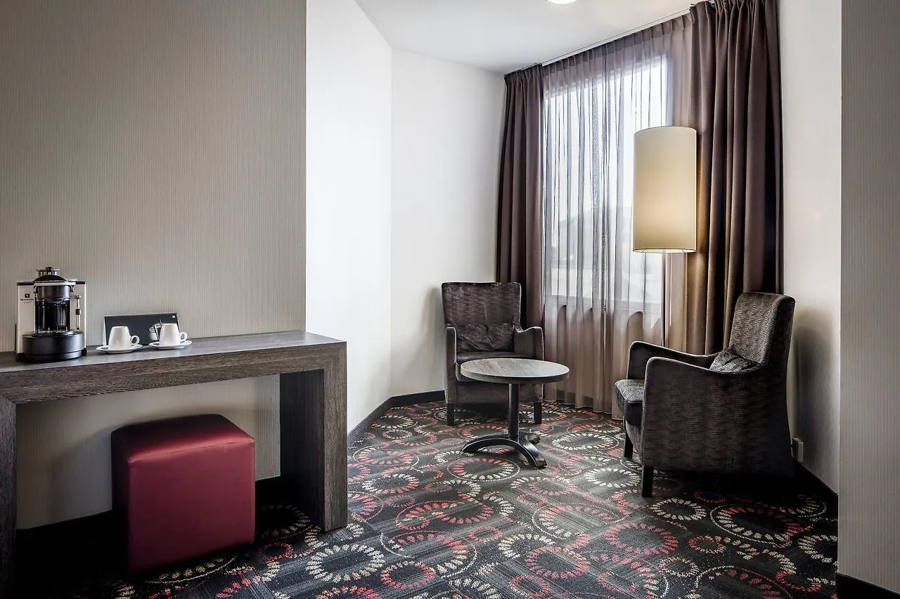 Leonardo Hotel Eindhoven City Center Former Crown Hotel 4*,  Pays-Bas