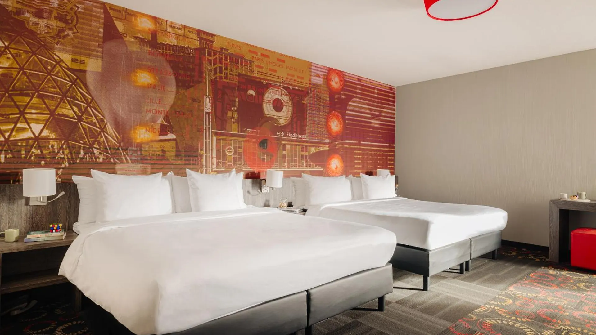 Leonardo Hotel Eindhoven City Center Former Crown Hotel 4*,  Pays-Bas