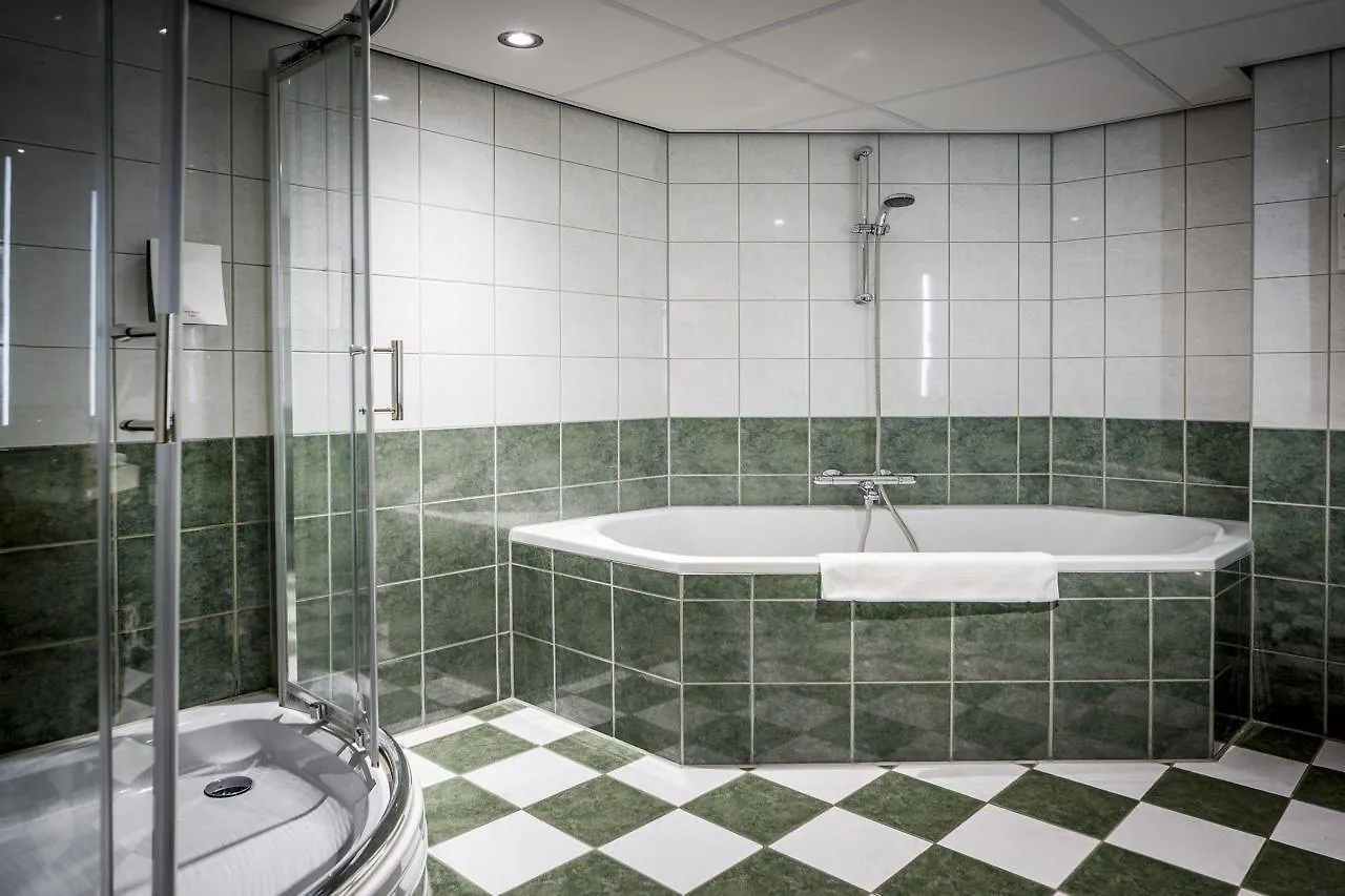 ****  Leonardo Hotel Eindhoven City Center Former Crown Hotel הולנד